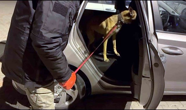 Zehir tacirleri polisten kaçamadı