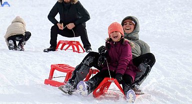 Zigana Kayak Merkezi yarıyıl tatilinde yoğun ilgi görüyor
