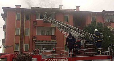 Zonguldak'ta 4 katlı binada yangın