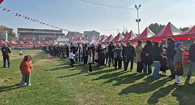 1 ton mıhlama için yarım kilometre kuyruk oluştu