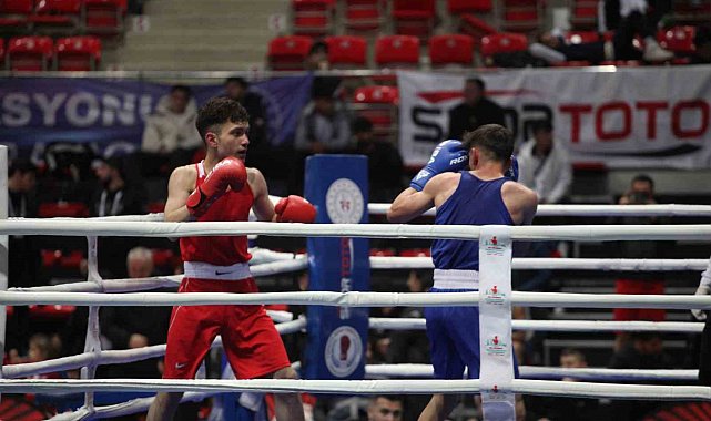 100. Yıl Büyük Erkekler Türkiye Ferdi Boks Şampiyonası Konya'da başladı