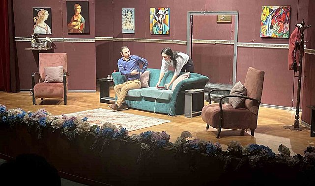 1001 Sanat'ın sahnesi izleyenleri kahkahaya boğdu