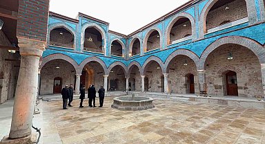 18. yüzyıla ait havuz, 800 yıllık Gök Medrese'nin yapısına uygun olarak yerleştirildi