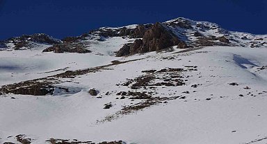 2020'de çığ felaketinin yaşandığı dağda kar miktarı azaldı