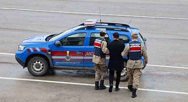 22 kişiyi 60 milyon lira dolandırdılar