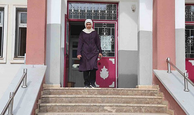 28 Şubat mağduru öğretmen gözyaşları içinde yaşadıklarını anlattı: "Onlara hiçbir zaman hakkımı helal etmiyorum"