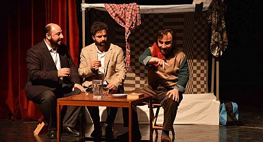 'Bin yıl' tiyatro oyunu Yıldırım'da sahnelendi