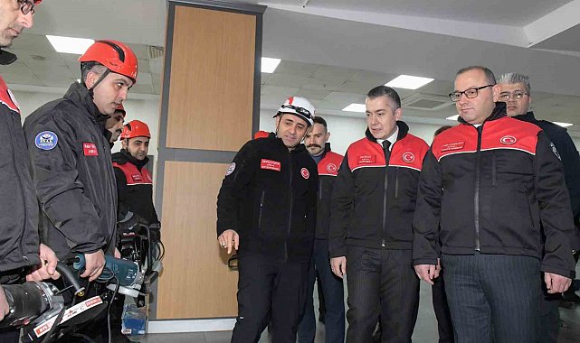 6 Şubat depreminde vefat edenler Esenyurt'ta anıldı