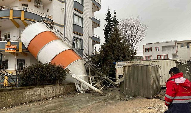 Adıyaman'da beton silosu devrildi