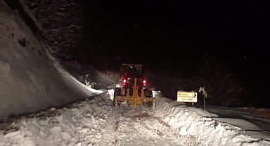 Ahırda ineğin vurduğu besici 4 saatlik çalışma sonunda kurtarıldı