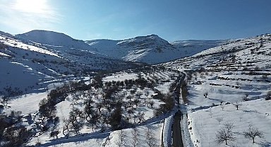 Akçadağ'da kar manzarası mest etti