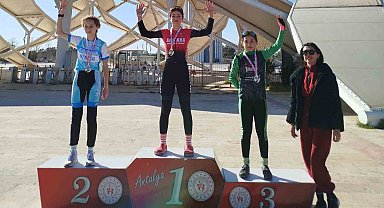 Akhisarlı bisikletçiler 3 bronz madalya kazandı