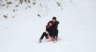 Akyazı'da kızak şenliği başladı