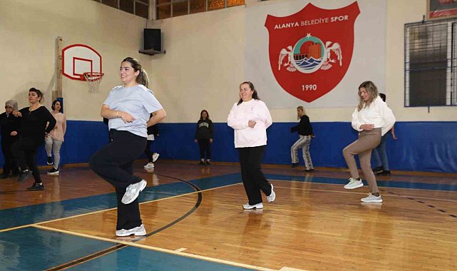 Alanya Belediyesi zeybek kursları ikinci dönemi başladı