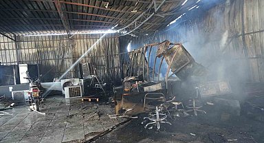 Alevler depoyu küle çevirdi, milyonlarca liralık maddi hasar oluştu