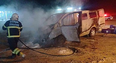 Alevlere teslim olan hafif ticari araç kullanılmaz hale geldi