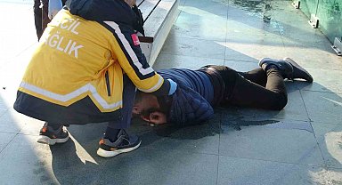 Alkol alıp betonda sızan adamı uyandırmak kolay olmadı