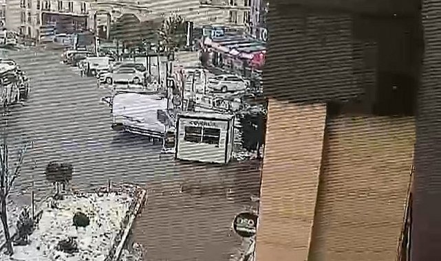 Alkollü olduğu iddia edilen sürücü önce kadına çarptı, sonra olay yerinden kaçmak istedi