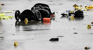 Almanya'da aracın kalabalığa daldığı saldırıda 2 yaşındaki çocuk ve annesi hayatını kaybetti