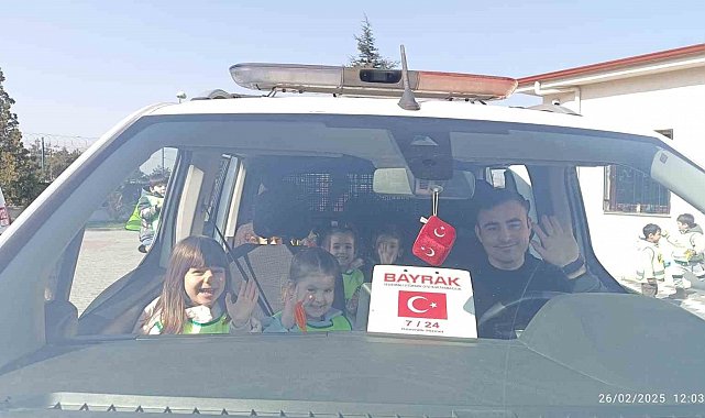 Anaokulu öğrencileri polis merkezini ziyaret etti