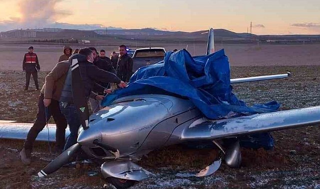 Ankara'da eğitim uçağı tarlaya zorunlu iniş yaptı