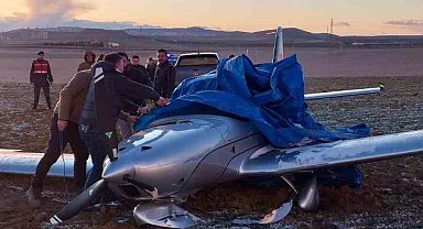 Ankara'da eğitim uçağı tarlaya zorunlu iniş yaptı