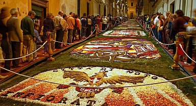 Antalya Çiçek Desenleri Günleri'nde gençler en güzel deseni oluşturmak için yarışacak