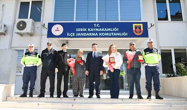 Antalya'da 5 yıl trafik kuralı ihlali yapmayan örnek sürücülere ödül