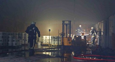 Antalya'da depoda çıkan yangın korkuttu