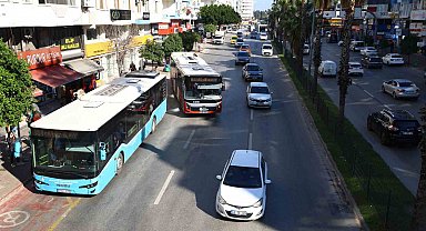 Antalya'da halk otobüsleri için şerit kararı UKOME'den geçti