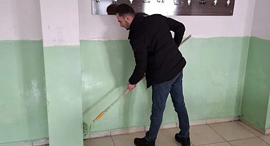 Ara tatilde, tatil yerine okullarının tadilatını yapıyorlar