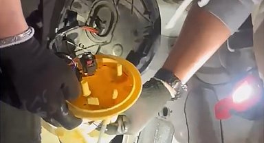 Aracın yakıt deposundan uyuşturucu çıktı