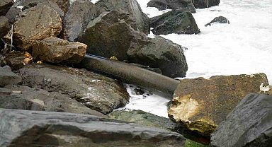 Arnavutköy'de skandal görüntü: "İSKİ atık suyu günlerce arıtmadan denize akıttı"