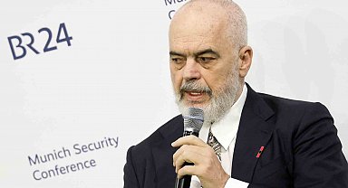 Arnavutluk Başbakanı Rama: "Sonumuz Konstantinopolis'te şehrin surları yıkılırken tartışan papazlar gibi olacak"