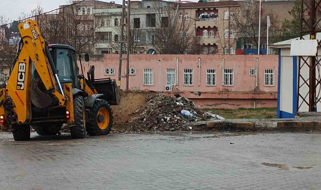 Artuklu Belediyesi görevini yapmayınca çöpleri Mardin Büyükşehir Belediyesi topladı
