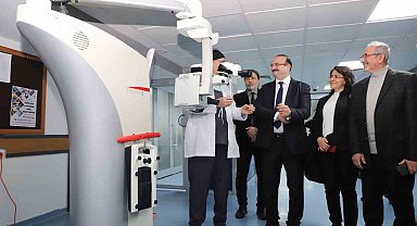 Atatürk Üniversitesi Araştırma Hastanesi, son teknoloji ameliyat mikroskobu ile hizmet kalitesini artırıyor