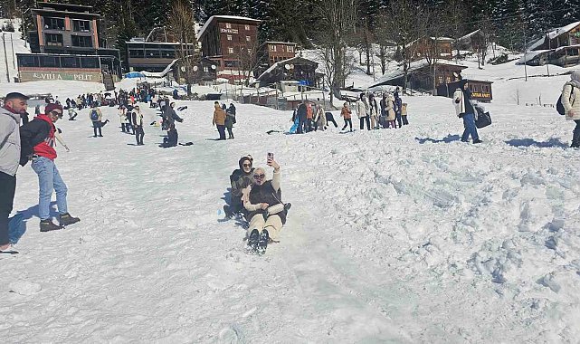 Ayder Kardan Adam Kış Festivali renkli görüntülere sahne oldu