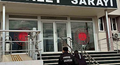 Ayvalık'ta 16 yıl kesinleşmiş hapis cezası olan uyuşturucu satıcısı yakalandı