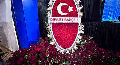 Bahçeli'den AK Parti'nin kongresine anlamlı hediye