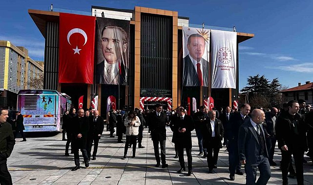 Bakan Ersoy, Afyonkarahisar'da kütüphane açılışı yaptı