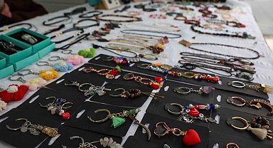 Bakırköy Belediyesi "kadın emeği pazarı" ile depremzedelerin yanında