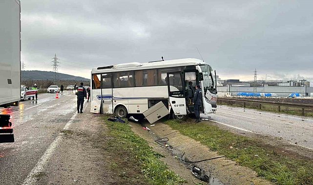 Balıkesir'de işçi servisi kaza yaptı: 4 yaralı