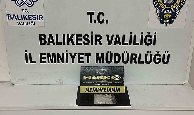 Balıkesir'de uyuşturucu taciri 2 kişi yakalandı