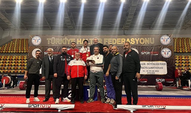 BARÜ'lü sporculardan halter ve kick boksta 9 madalya
