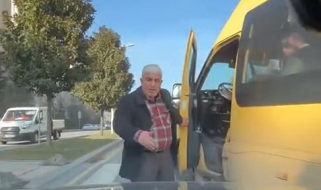 Başakşehir'de minibüs şoförü, kadın sürücünün aracına saldırdı