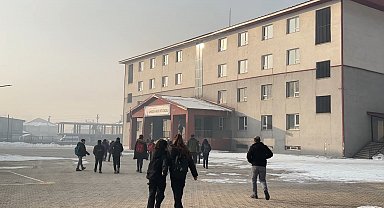 Başıboş köpeklerin saldırısı sonucunda hayatını kaybeden Eslem'in okulunda hüzün hakim