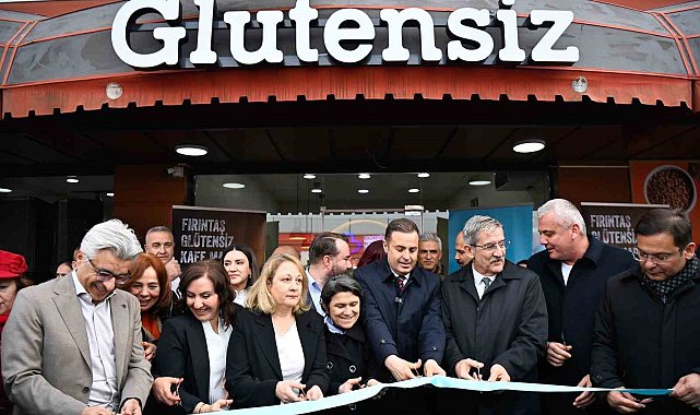 Başkan Akın, Balıkesir'in ilk ve tek 'Glütensiz Kafe Market'ini açtı