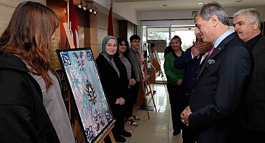 Başkan Alemdar Bilim Merkezi'nin imzasını gençlerle attı