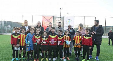 Başkan Doğan sömestr futbol turnuvasının kazananlarını ödüllendirdi