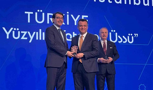 Başkan Doğan'a "En Çok Staj İmkanı Sunan Yerel Yönetim" ödülü